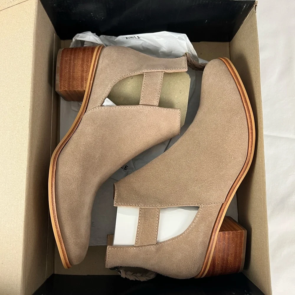 FINAL SALE Able Gamboa Cut-Out Bootie Ash Grey Suede | Size 9.5 - Picture 2 of 10
